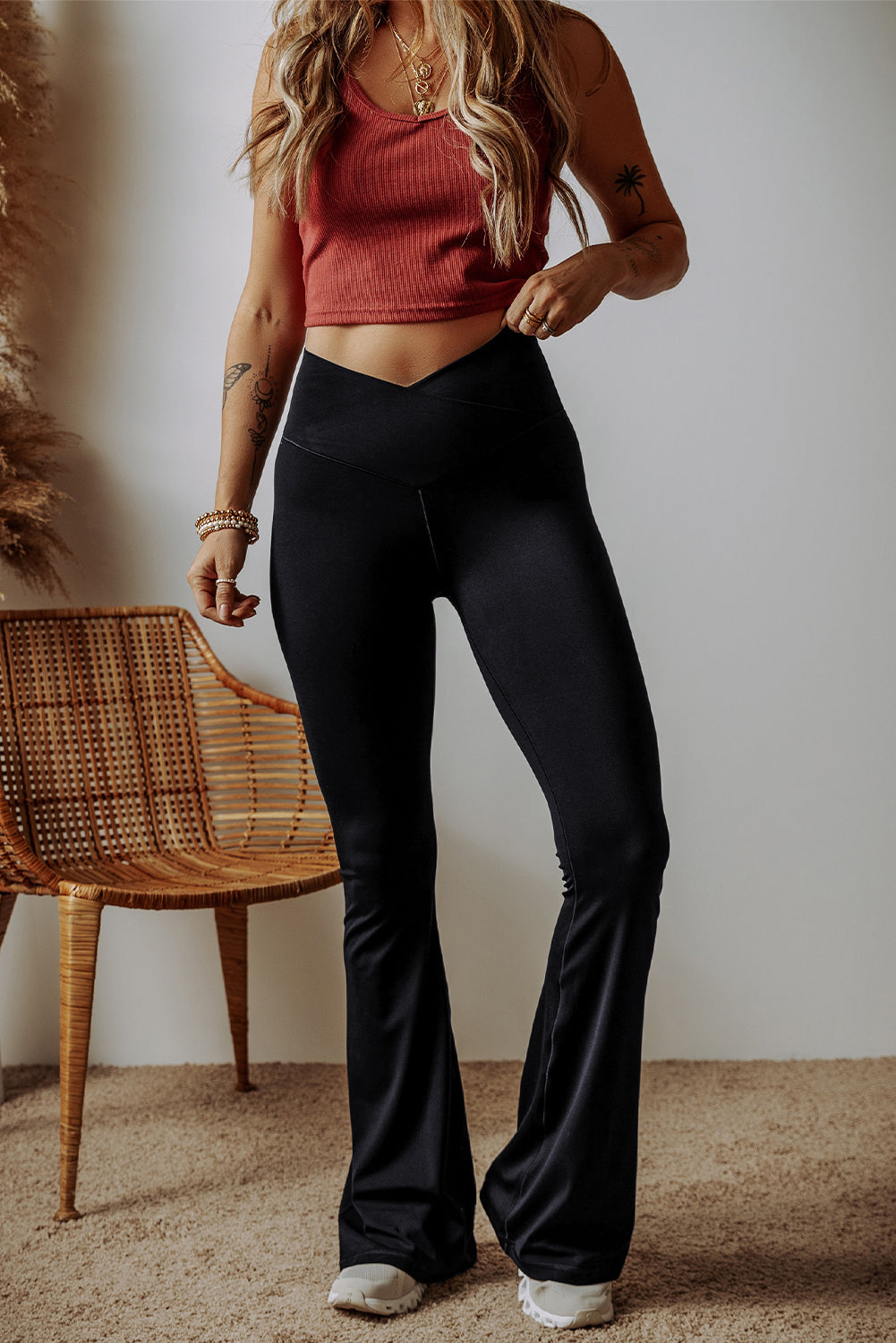 Black V Shape High Waist Flared Leggings image 3
